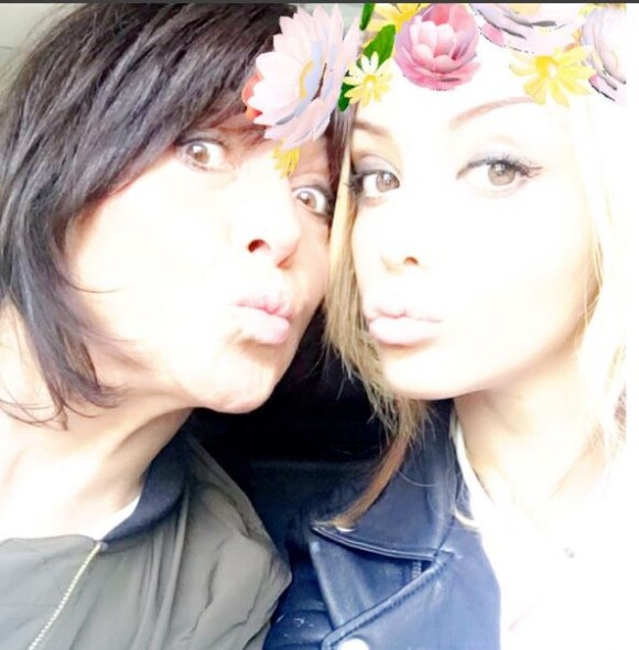 Nabilla Benattia et sa maman Marie-Luce, le 21 mai 2016, sur Snapchat