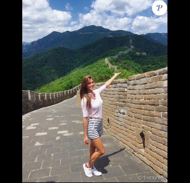 Iris Mittenaere sur la muraille de Chine, le 24 mai 2016.