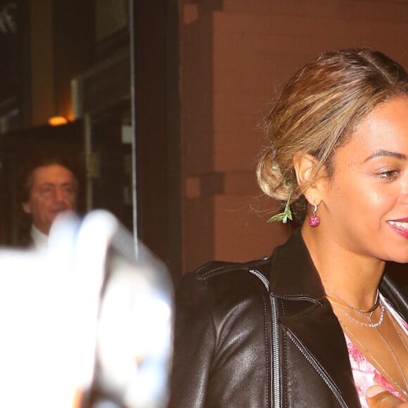 Beyoncé et Jay Z sortent du restaurant Del Posto à New York le 24 mai 2016