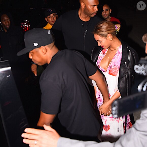 Beyoncé et Jay Z sortent du restaurant Del Posto à New York le 24 mai 2016