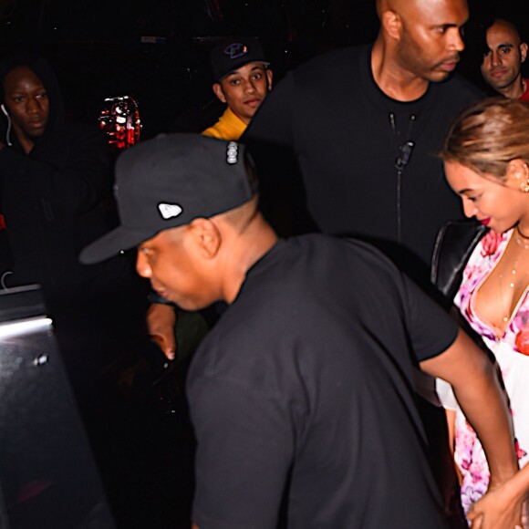 Beyoncé et Jay Z sortent du restaurant Del Posto à New York le 24 mai 2016