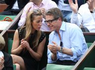 Hugh Grant amoureux face à Cristina Cordula et les people à Roland-Garros