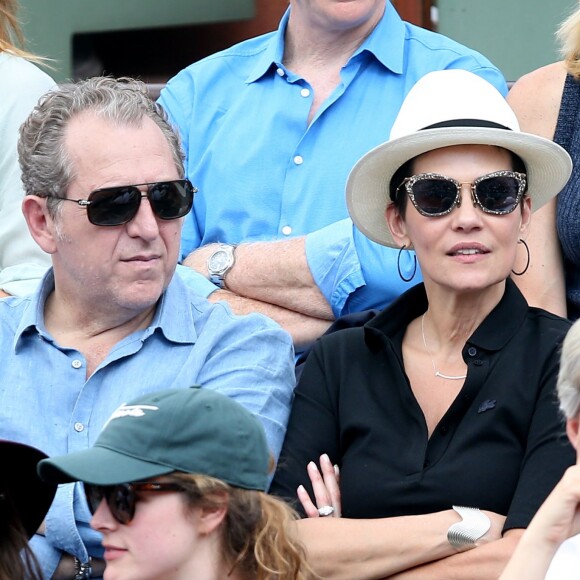 Cristina Cordula et son compagnon Frédéric Cassin - People dans les tribunes des Internationaux de France de tennis de Roland Garros à Paris. Le 25 mai 2016. © Dominique Jacovides / Bestimage