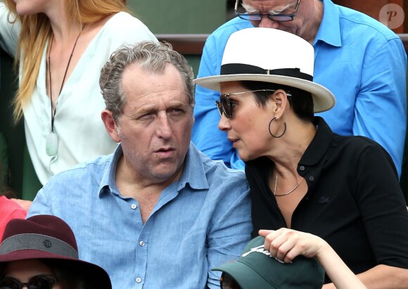 Cristina Cordula et son compagnon Frédéric Cassin - People dans les tribunes des Internationaux de France de tennis de Roland Garros à Paris. Le 25 mai 2016. © Dominique Jacovides / Bestimage