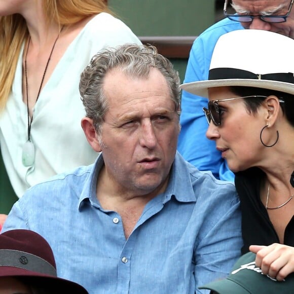 Cristina Cordula et son compagnon Frédéric Cassin - People dans les tribunes des Internationaux de France de tennis de Roland Garros à Paris. Le 25 mai 2016. © Dominique Jacovides / Bestimage