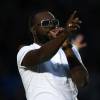 Maître Gims a ambiancé le Stade de France en interprétant 3 chansons avant la rencontre, et en présentant à la fin de son mini-show (avant le coup d'envoi de la finale PSG-Lille), le trophée de la Coupe de la Ligue 2016 à Paris, le 23 avril 2016. © Cyril Moreau/Bestimage