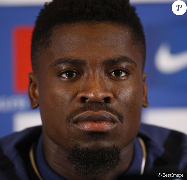 Conférence de presse de Serge Aurier avant le match PSG - Gazélec Ajaccio à Saint-Germain-en-Laye, le 15 août 2015.