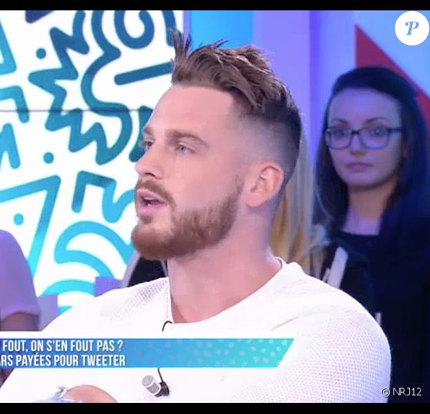 Raphaël ("Les Anges 8") dans le "Mad Mag" sur NRJ12. Le 30 mai 2016.
