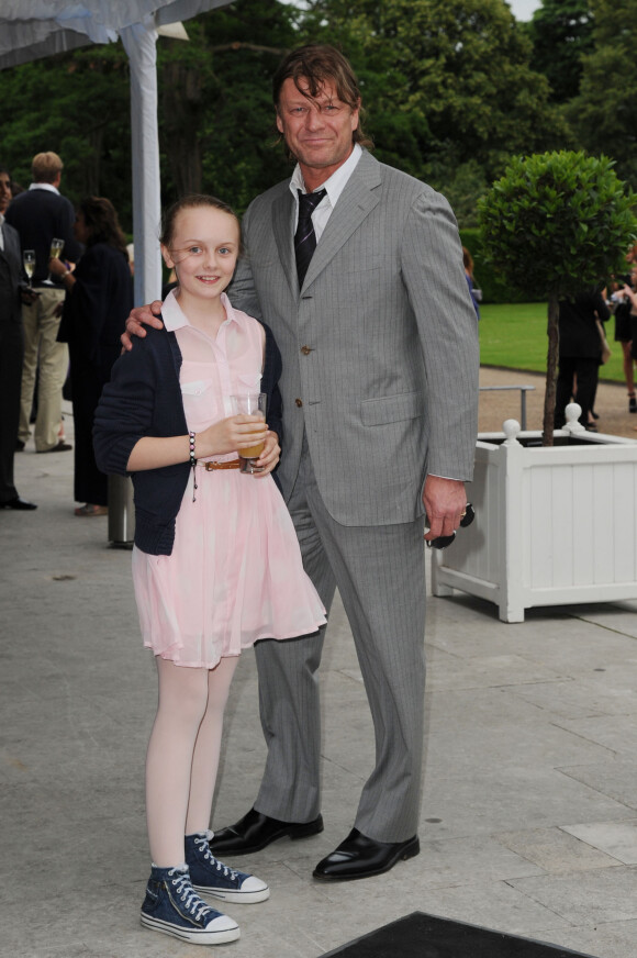 Sean Bean et sa fille Evie à la fête d'été du ballet national britannique à l'orangerie au palais de Kensington à Londres, le 27 juin 2012