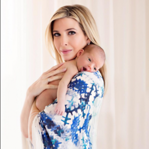 Ivanka Trump a publié une photo d'elle avec son fils Theodore James, âgé de huit jours, sur sa page Instagram, le 29 mai 2016