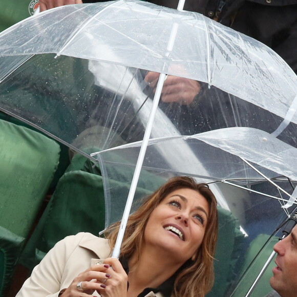 Shirley Bousquet et son compagnon Charles Watine - People dans les tribunes de Roland Garros le 31 mai 2016. © Dominique Jacovides / Bestimage
