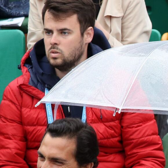 Samir Boitard, sa compagne Louise Monot, Shirley Bousquet et son compagnon Charles Watine - People dans les tribunes de Roland Garros le 31 mai 2016. © Dominique Jacovides / Bestimage