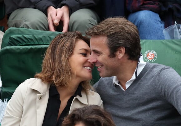 Shirley Bousquet et son compagnon Charles Watine - People dans les tribunes de Roland Garros le 31 mai 2016. © Dominique Jacovides / Bestimage