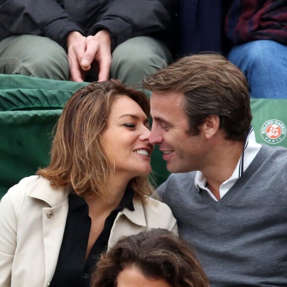 Shirley Bousquet et son compagnon Charles Watine - People dans les tribunes de Roland Garros le 31 mai 2016. © Dominique Jacovides / Bestimage