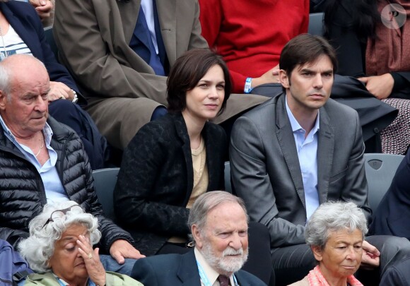 Nathalie Péchalat et son frére - People dans les tribunes des internationaux de France de tennis à Roland Garros le 1er juin 2016. © Dominique Jacovides / Bestimage