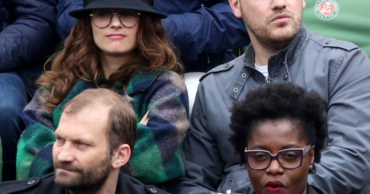 Mélanie Bernier, Claudia Tagbo - People dans les tribunes des