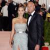 Hannah Davis et son fiancé Derek Jeter - Soirée Costume Institute Benefit Gala 2016 (Met Ball) sur le thème de "Manus x Machina" au Metropolitan Museum of Art à New York, le 2 mai 2016. © Charles Guerin/Bestimage