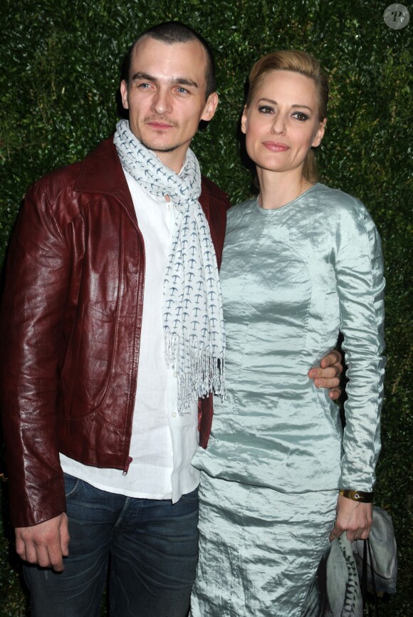 Rupert Friend et sa fiancée Aimee Mullins à New York, le 22 avril 2014.