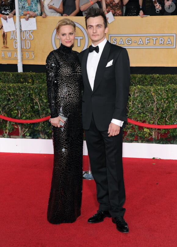 Rupert Friend et sa fiancée Aimee Mullins aux SAG Awards à Los Angeles, le 18 janiver 2014.