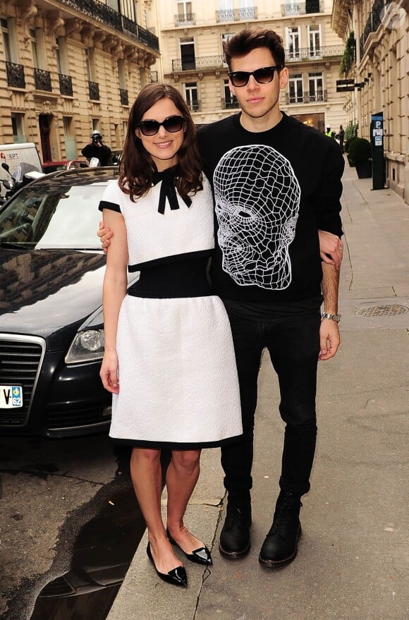 Keira Knightley et son époux James Righton à Paris, le 4 mars 2014.