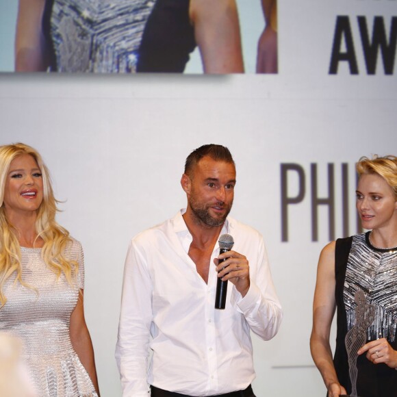 Victoria Silvstedt, Philipp Plein, la princesse Charlene de Monaco, Federica Nardoni Spinetta. La princesse Charlene de Monaco a remis au créateur de mode Philipp Plein le prix FWMC 2016 lors de la clôture de la 4e Monte-Carlo Fashion Week organisée par la Chambre monégasque de la mode au Musée Océanographique à Monaco le 4 juin 2016. © Claudia Albuquerque/Bestimage