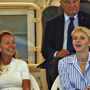 La princesse Charlene de Monaco avec son frère Gareth Wittstock et Catharina Elliot, de sa fondation, lors des finales du XXXIVe Meeting Mare Nostrum à la piscine du Stade Louis II le 5 juin 2016. © Jean-Charles Vinaj/Pool Monaco/Bestimage