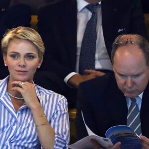 La princesse Charlene et le prince Albert II de Monaco lors des finales du XXXIVe Meeting Mare Nostrum à la piscine du Stade Louis II le 5 juin 2016. © Jean-Charles Vinaj/Pool Monaco/Bestimage