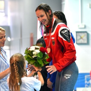 La princesse Charlene de Monaco a remis des médailles lors des finales du XXXIVe Meeting Mare Nostrum à la piscine du Stade Louis II le 5 juin 2016. © Bruno Bebert/Bestimage