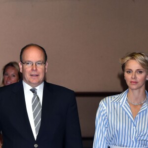 La princesse Charlene de Monaco, accompagnée par son époux le prince Albert II, assistait aux finales du XXXIVe Meeting Mare Nostrum à la piscine du Stade Louis II le 5 juin 2016. © Bruno Bebert/Bestimage