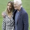 Richard Gere et sa compagne Alejandra Silva posent avec les joueurs du Real Madrid la veille de la finale de la ligue des champions à Milan Le 27 mai 2016.