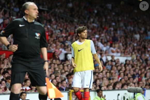 Louis Tomlinson à un Match de football caritatif au stade Old Trafford à Manchester, le 5 juin 2016.