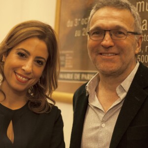 Léa Salamé (lauréate 2015) et Laurent Ruquier - Remise du Prix Philippe Caloni 2015 à la Scam (Société Civile des Auteurs Multimedias) à Paris le 24 novembre 2015. Le prix Philippe Caloni distingue chaque année un journaliste professionnel pratiquant avec talent l'exercice de l'interview ou de l'entretien. © Veeren / Bestimage
