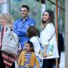 La petite Honor Warren fête son anniversaire (8 ans) avec sa soeur Haven, ses parents Jessica Alba et Cash Warren et ses grand-parents Cathrine et Mark à Beverly Hills, le 7 juin 2016