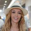 Nabilla Benattia dédicace son livre "Trop Vite" dans une galerie commerciale Auchan à Petite-Forêt dans le Nord le 8 juin 2016. © Stéphane Vansteenkiste / Bestimage