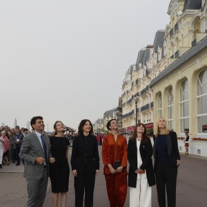 Virginie Ledoyen, Juliette Binoche, Loubna Abidar, Ariane Ascaride et Emmanuelle Béart (présidente du jury) - Ouverture du 30e Festival du Film de Cabourg en France le 8 juin 2016.