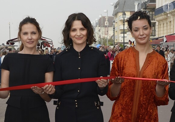 Virginie Ledoyen, Juliette Binoche et Loubna Abidar - Ouverture du 30e Festival du Film de Cabourg en France le 8 juin 2016.