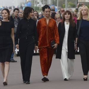 Virginie Ledoyen, Juliette Binoche, Loubna Abidar, Ariane Ascaride et Emmanuelle Béart (présidente du jury) - Ouverture du 30e Festival du Film de Cabourg en France le 8 juin 2016.