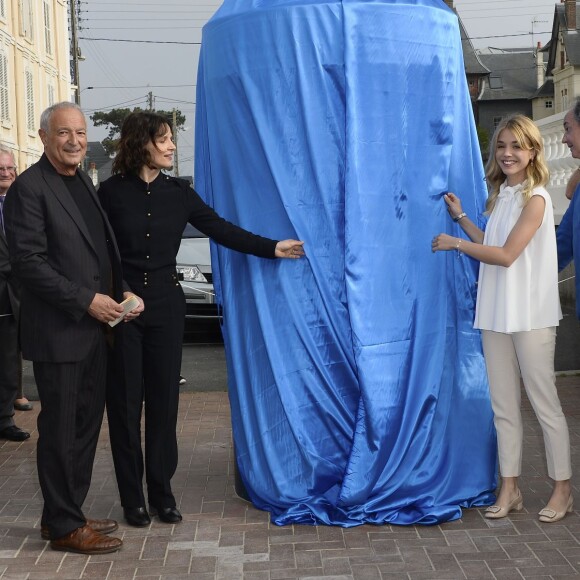 Gilles Truand, Juliette Binoche, Alice Isaaz et Gonzague Saint Bris - Ouverture du 30e Festival du Film de Cabourg en France le 8 juin 2016.