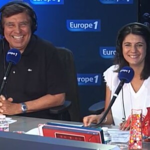 Jean-Pierre Foucault souriant lors de sa dernière dans Les Pieds dans le plat, sur Europe 1, jeudi 9 juin 2016