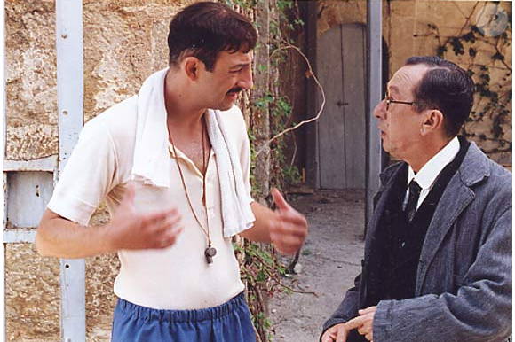 Kad Mérad dans le film Les Choristes. Photo publiée sur Allociné au début de l'année 2004