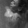 Vanessa Lawrens nue sous la douche dans le spot publicitaire de son parfum