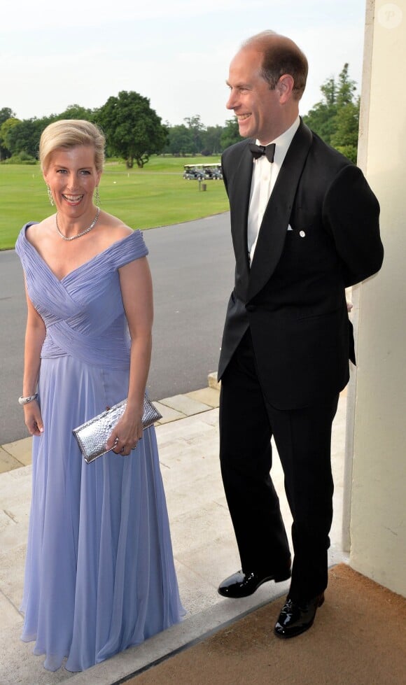 La comtesse Sophie et le comte Edward de Wessex lors de la soirée de gala Diamonds Are Forever pour le 60e anniversaire du Duke of Edinburgh Award à Stoke Park, le 9 juin 2016.
