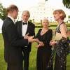 Le prince Edward, David Mills, dame Judi Dench et Samantha Bond lors de la soirée de gala Diamonds Are Forever pour le 60e anniversaire du Duke of Edinburgh Award à Stoke Park, le 9 juin 2016.