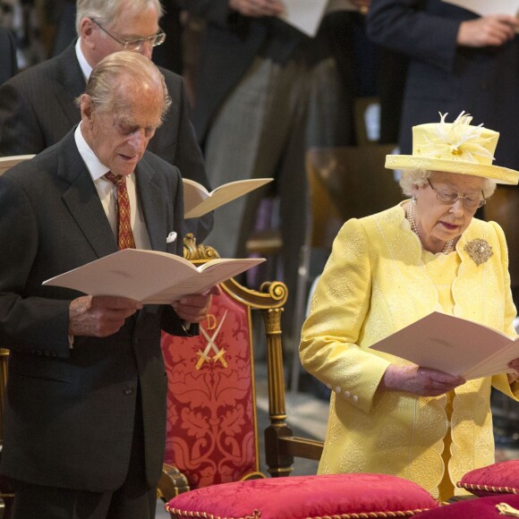 La reine Elizabeth II et le prince Philip, duc d'Edimbourg, lors de la messe pour les 90 ans de la souveraine, le 10 juin 2016 à Londres, jour du 95e anniversaire du duc.