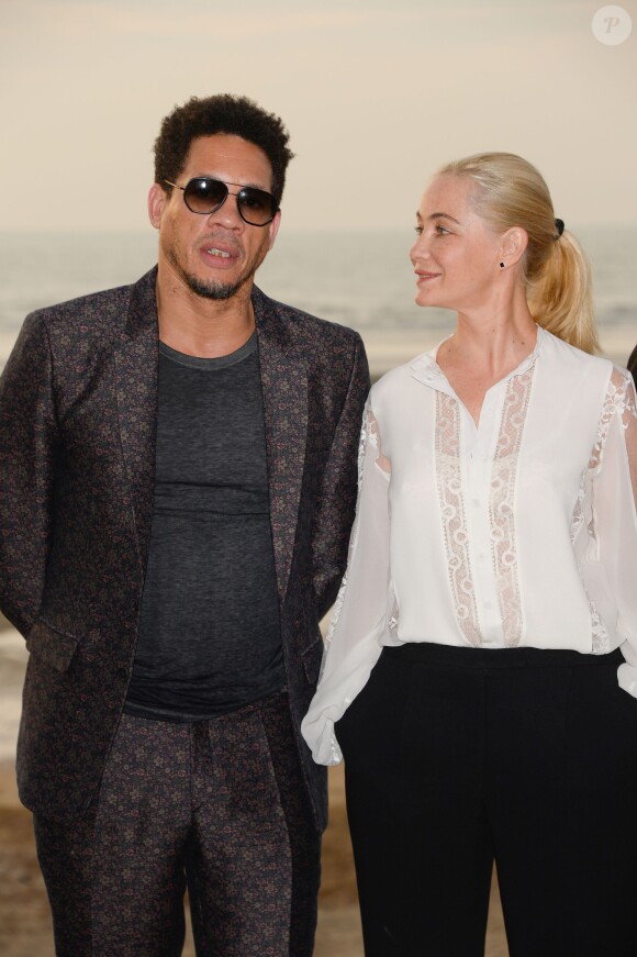 JoeyStarr (Joey Starr) et Emmanuelle Béart (Présidente du jury) - Dîner d'ouverture au profit de l'association "Enfants du soleil" pendant le 30ème Festival du film de Cabourg en France le 9 juin 2016. © Coadic Guirec/Bestimage