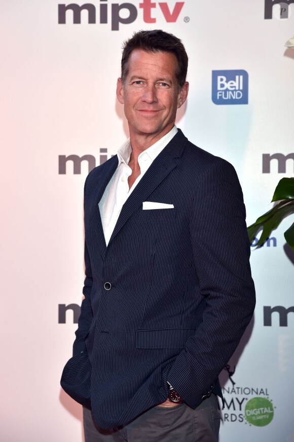L'acteur James Denton arrive à la soirée d'ouverture du MIPTV à l'hôtel Majestic à Cannes le 13 avril 2015
