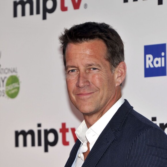 L'acteur James Denton arrive à la soirée d'ouverture du MIPTV à l'hôtel Majestic à Cannes le 13 avril 2015