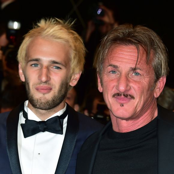 Sean Penn et son fils Hopper Jack Penn - Descente des marches du film "The Last Face" lors du 69ème Festival International du Film de Cannes. Le 20 mai 2016. © Giancarlo Gorassini/Bestimage 