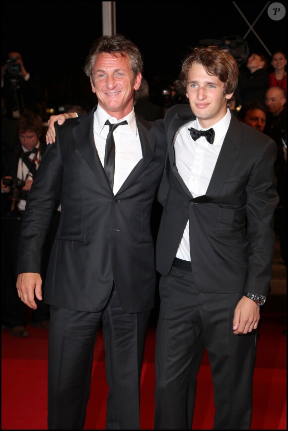 Sean Penn et son fils Hopper au Festival de Cannes le 20 mai 2011 