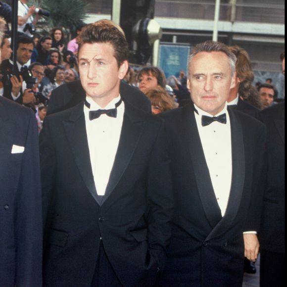 Sean Penn entouré de Dennis Hopper et Charles Bronson au Festival de Cannes 1991 pour le film "The Indian Runner".